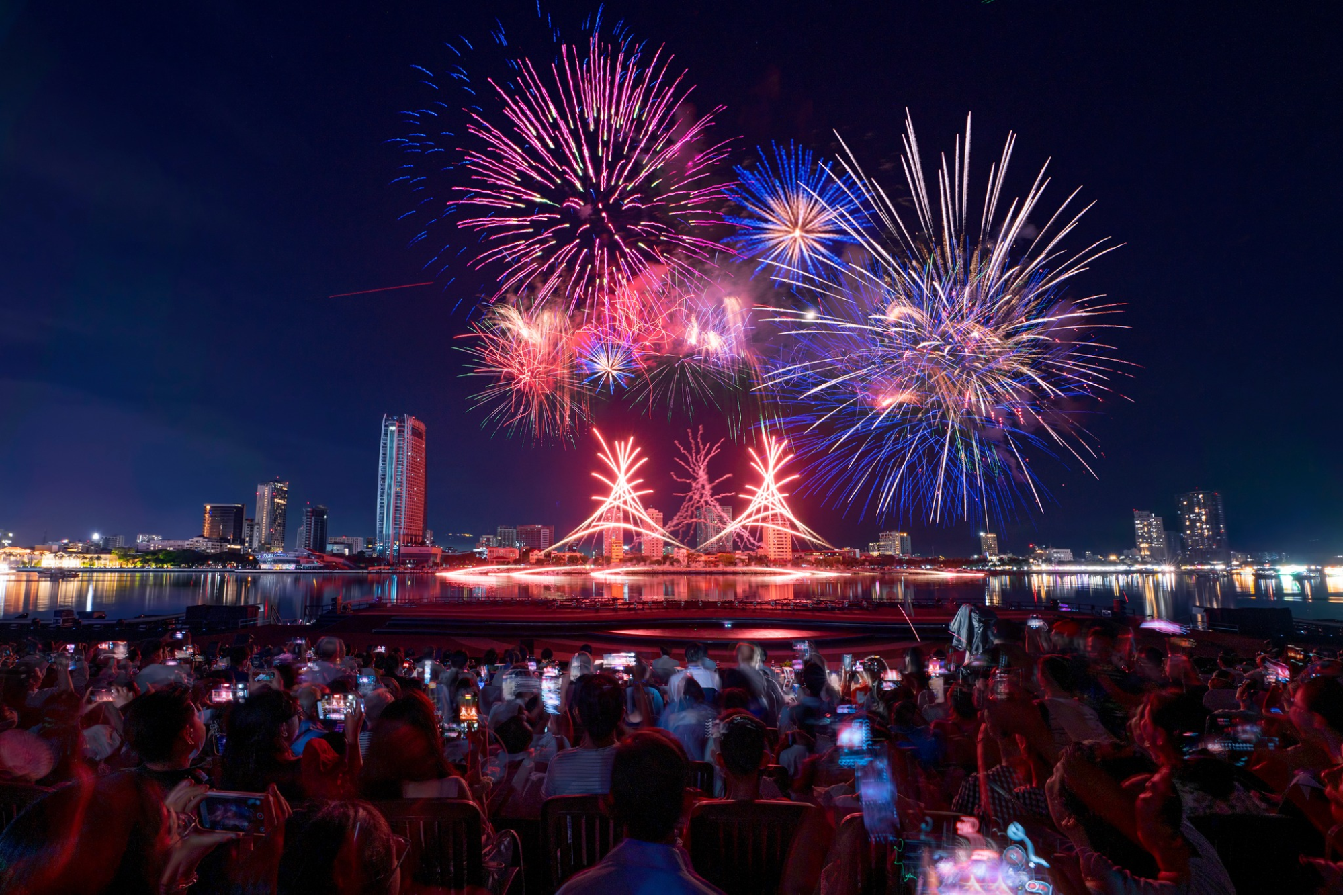 Công nghệ AR độc đáo tại DIFF 2025: Hướng dẫn trải nghiệm chi tiết nhất
 - 3